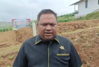 Ketua DPRD Kabupaten Sukabumi, Budi Azhar Mutawali, saat menghadiri kegiatan penanaman jagung di Desa Sukamulya, Kecamatan Caringin, Selasa (21/01/2025).