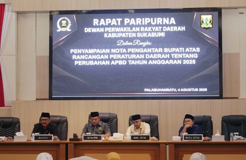 Rapat paripurna Penyampaian Nota Bupati Atas Raperda Tentang Perubahan APBD Tahun Anggaran 2025, Senin (4/8/2025).