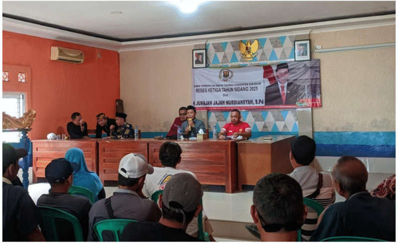 Anggota DPRD Kabupaten Sukabumi dari dapil I, Junajah Jajah Nurdiansyah, menggelar reses di Desa Limusnunggal, Kecamatan Bantargadung, Kamis (18/9/2025).
