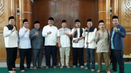 Ketua DPRD Kabupaten Sukabumi, Budi Azhar Mutawali, menghadiri Istighosah Kubro di Masjid Agung Palabuhanratu, Kamis (4/9/2025). | Foto : Dok. Humas DPRD