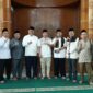 Ketua DPRD Kabupaten Sukabumi, Budi Azhar Mutawali, menghadiri Istighosah Kubro di Masjid Agung Palabuhanratu, Kamis (4/9/2025). | Foto : Dok. Humas DPRD