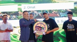 Ketua DPRD Kabupaten Sukabumi, Budi Azhar Mutawali (kiri), menghadiri acara Gebyar Sipenyu, Senin (1/9/2025). | Foto : Dok. Humas DPRD