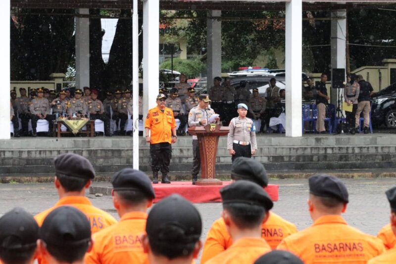 Apel kesiapan tanggap darurat bencana yang digelar di Alun-Alun Palabuhanratu, Rabu (5/11/2025).