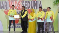 Ketua DPRD Kabupaten Sukabumi, Budi Azhar Mutawali, saat menghadiri peringatan Hari AIDS Sedunia, di Pendopo Sukabumi, Sabtu (6/12/2025)