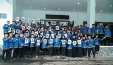 Foto bersama usai pelantikan PPPK paruh waktu dihalaman depan Gedung DPRD Kabupaten Sukabumi, Kamis (4/12/2025). | Foto : Dok. DPRD