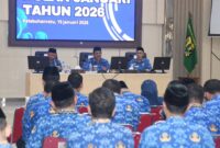 Bupati Sukabumi, Asep Japar (tengah).