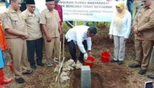 Peletakan batu pertama pembangunan huntap di Desa Panumbangan, Kecamatan Jampang Tengah