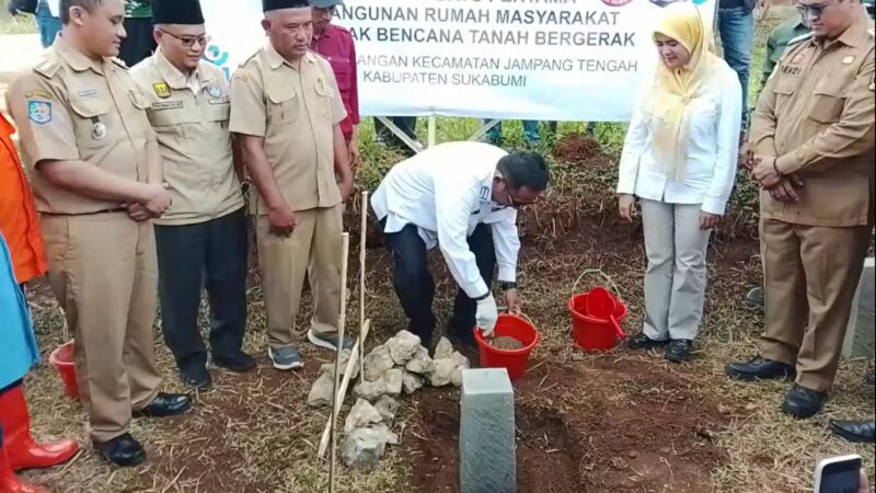 Peletakan batu pertama pembangunan huntap di Desa Panumbangan, Kecamatan Jampang Tengah