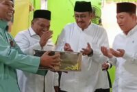 Ketua DPRD Kabupaten Sukabumi, Budi Azhar Mutawali (kiri kedua)