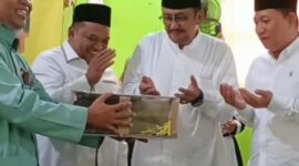 Ketua DPRD Kabupaten Sukabumi, Budi Azhar Mutawali (kiri kedua)