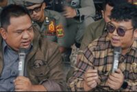 Ketua DPRD Kabupaten Sukabumi, Budi Azhar Mutawali (kiri) audiensi bersama Aliansi Kaum Muda