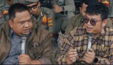 Ketua DPRD Kabupaten Sukabumi, Budi Azhar Mutawali (kiri) audiensi bersama Aliansi Kaum Muda