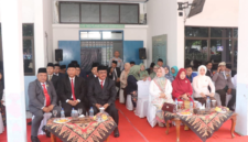 Ketua DPRD Kabupaten Sukabumi, Budi Azhar Mutawali (kiri depan), saat menghadiri Upacara Hari Lahir Pancasila, Senin (1/6/2026).