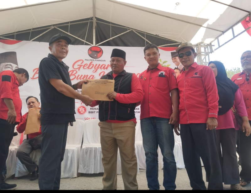 Anggota DPRD Fraksi PDI Perjuangan hadiri Gebyar Bulan Bung Karno 2026 di Cempaka Ratu, Kecamatan Cikakak, Kabupaten Sukabumi, Rabu (8/7/2026).