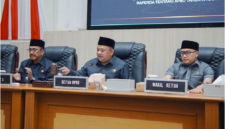 DPRD Kabupaten Sukabumi gelar rapat paripurna sepakati dua raperda strategis, Kamis (1/10/2026).
